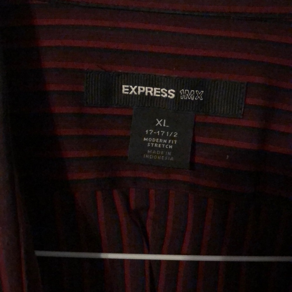 Express button down - Picture 2 of 2
